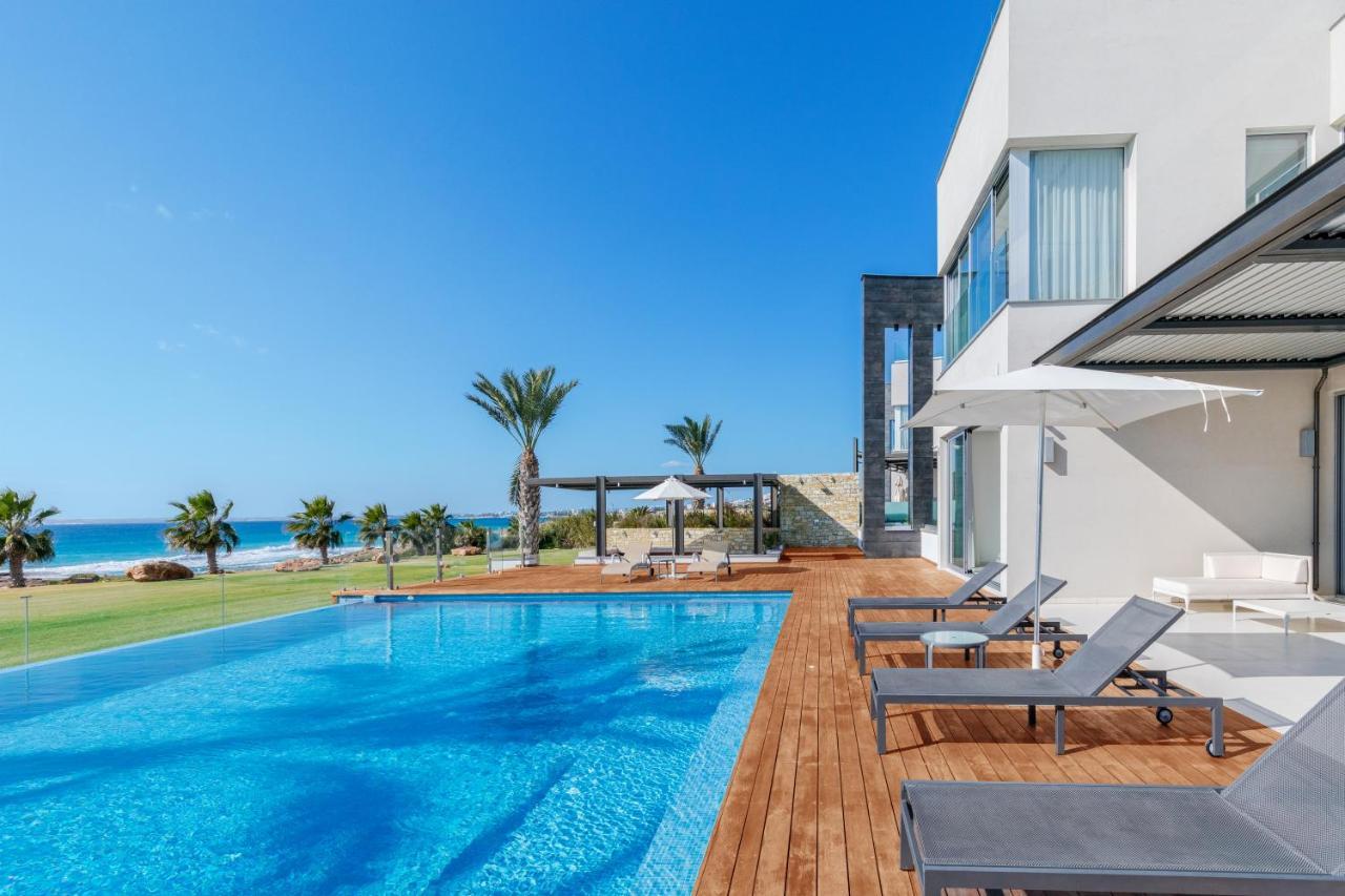 וילה Beachfront Luxury Glory *