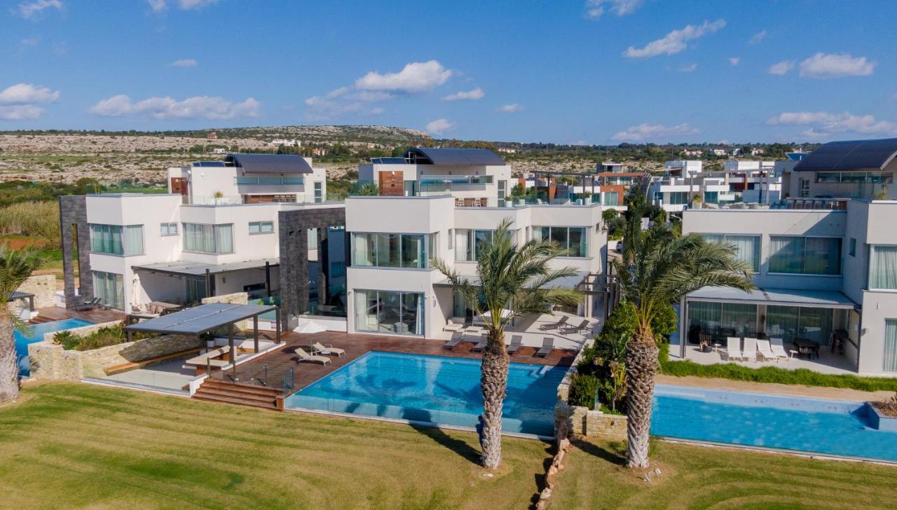 וילה Beachfront Luxury Glory *