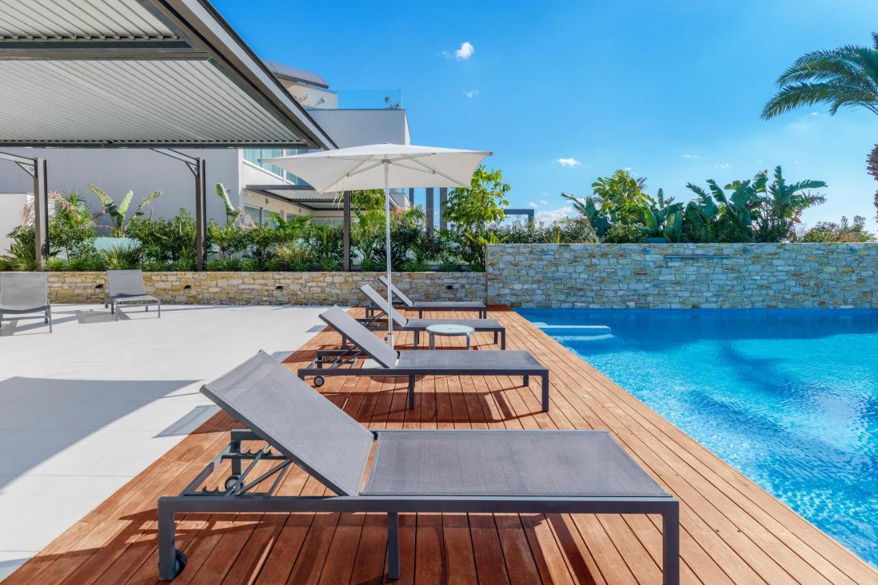 וילה Beachfront Luxury Glory *