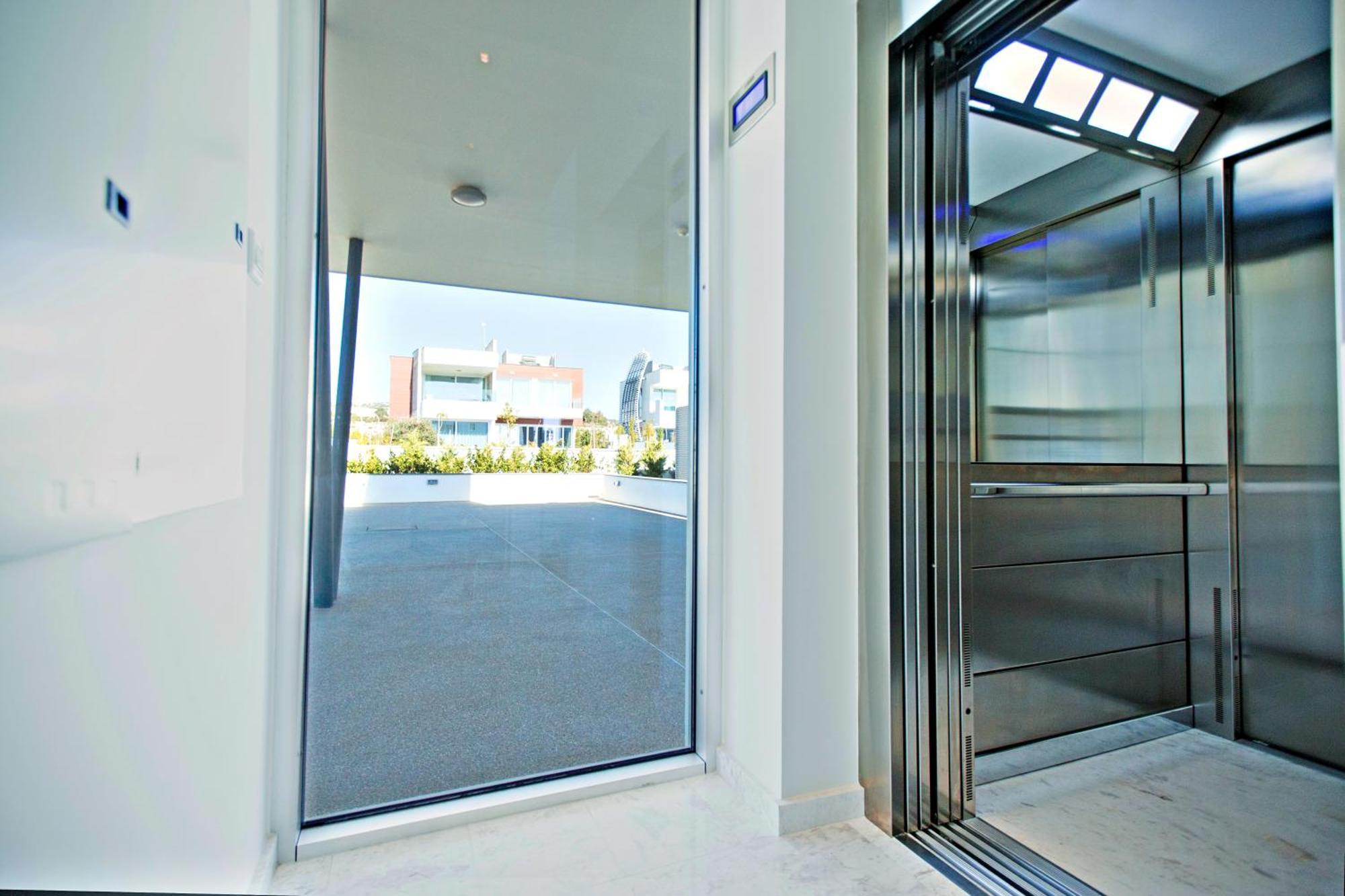 וילה Beachfront Luxury Glory *