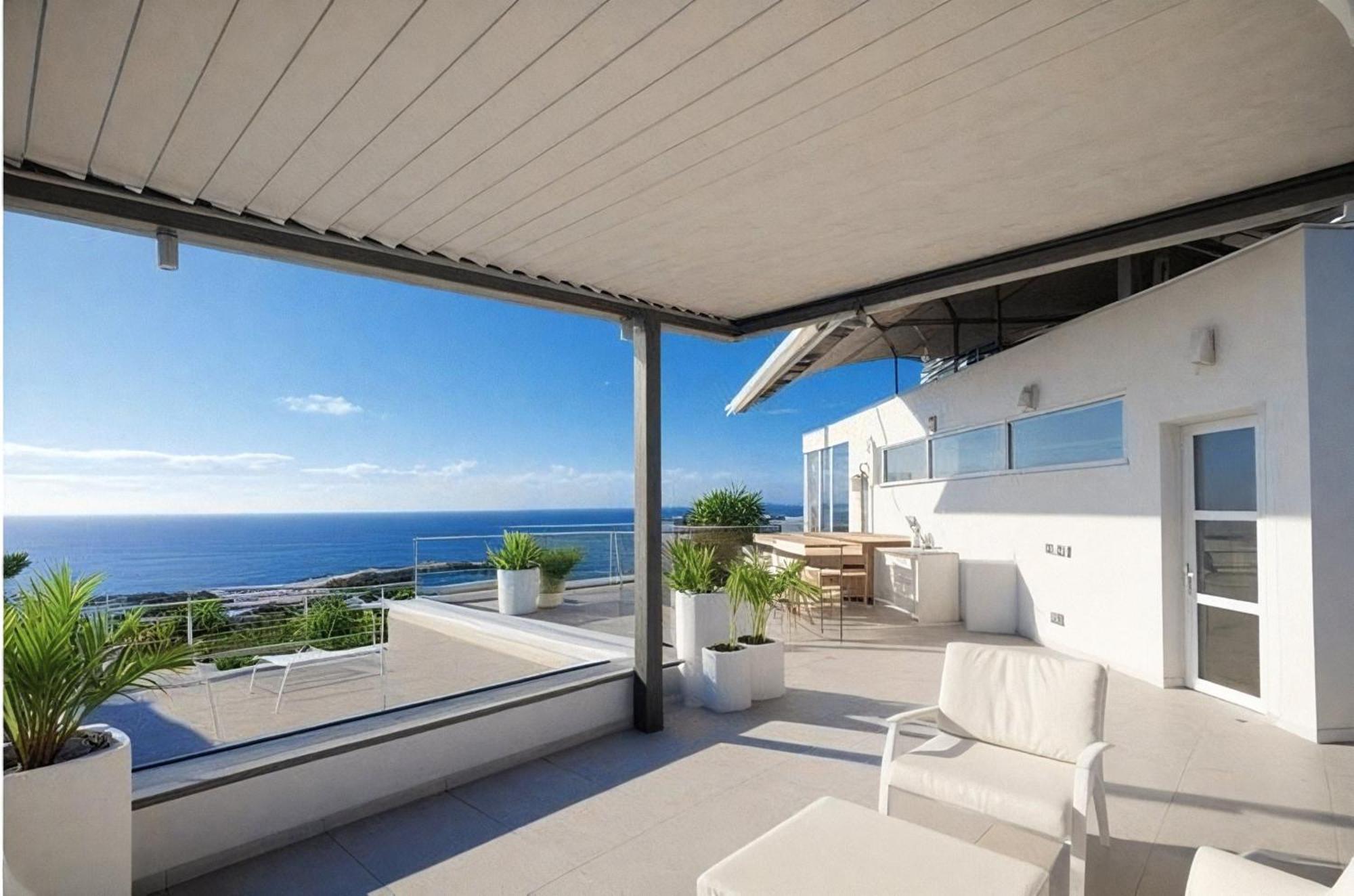 Beachfront Luxury Glory וילה *